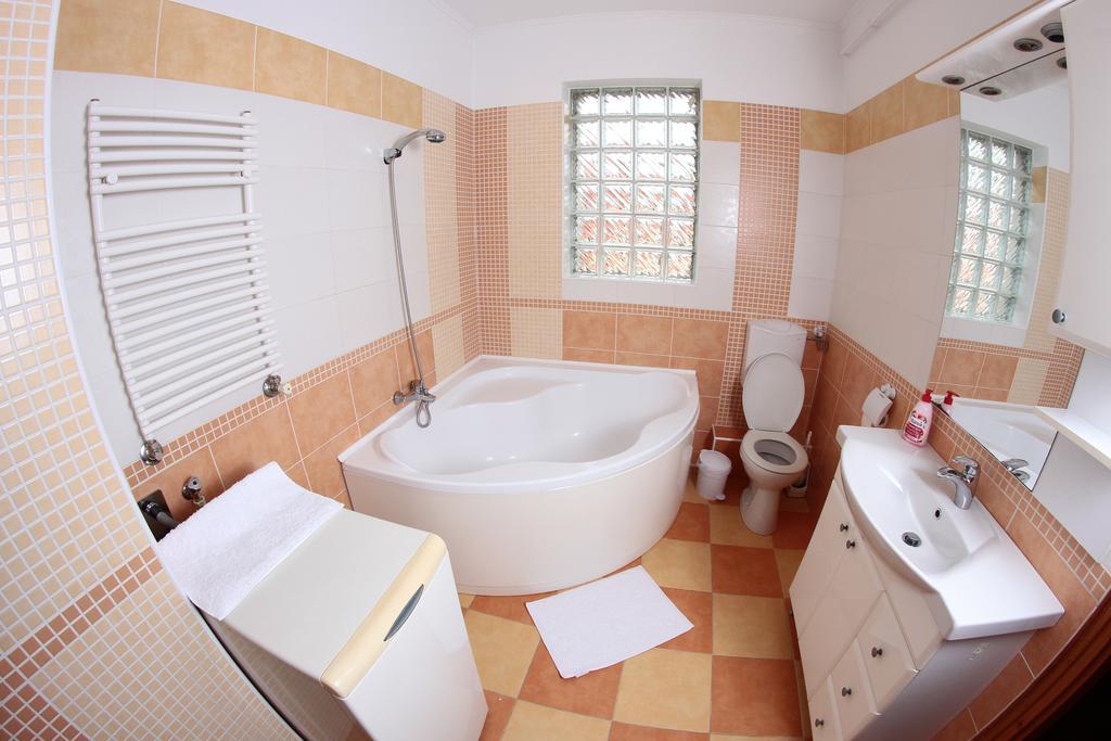 Balm Apartman Eger Bagian luar foto
