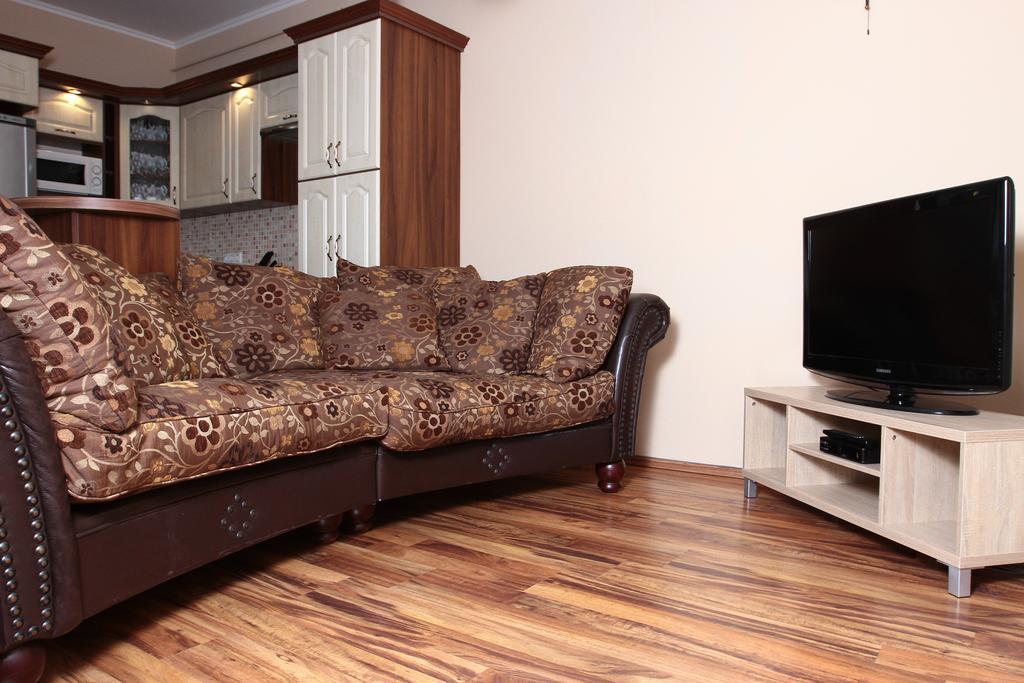 Balm Apartman Eger Bagian luar foto
